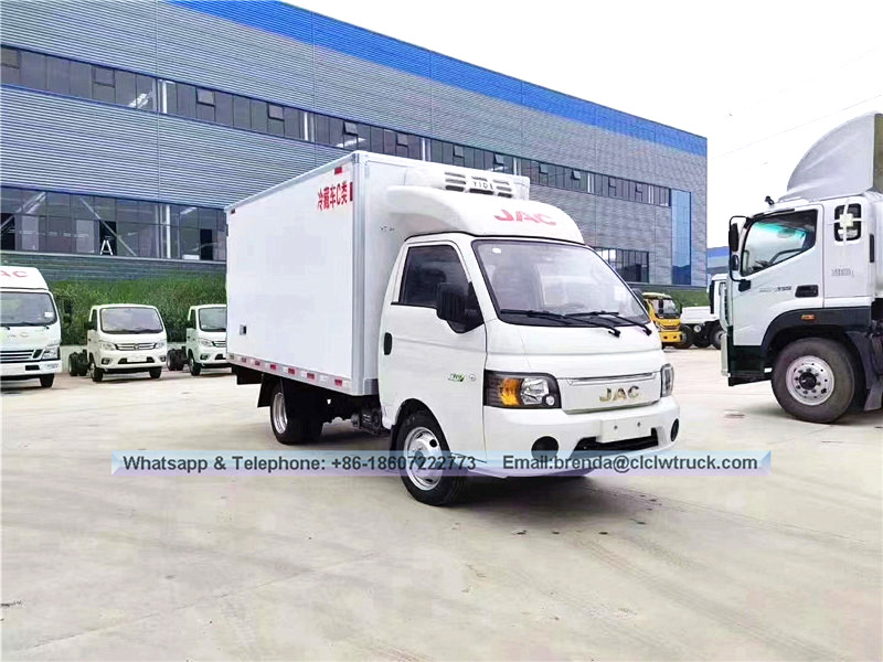 JAC冰箱卡车供应商中国，冰箱货车3吨，冰箱卡车CNG/汽油发动机，迷你冰箱卡车