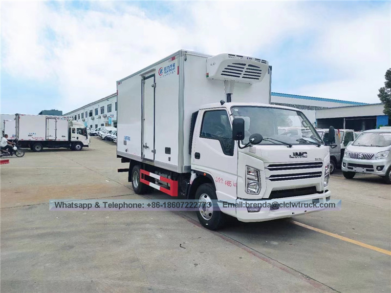 Compensador de camiones de refrigerador JMC China, camión de carga de refrigerador 5 toneladas, camión de carga de refrigerador 4x2, motor diesel de camión de refrigerador