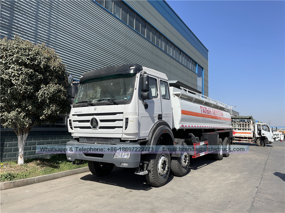 Camión cisterna de combustible diésel North Ben 8x4 a la venta
