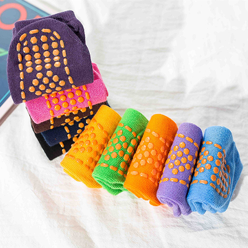 Calzini antiscivolo personalizzati per bambini calzini con impugnatura a trampolino per bambini all'ingrosso usa
