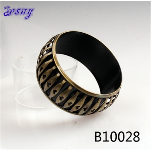 boutique collection jewelry vintage heart bracelet B10028