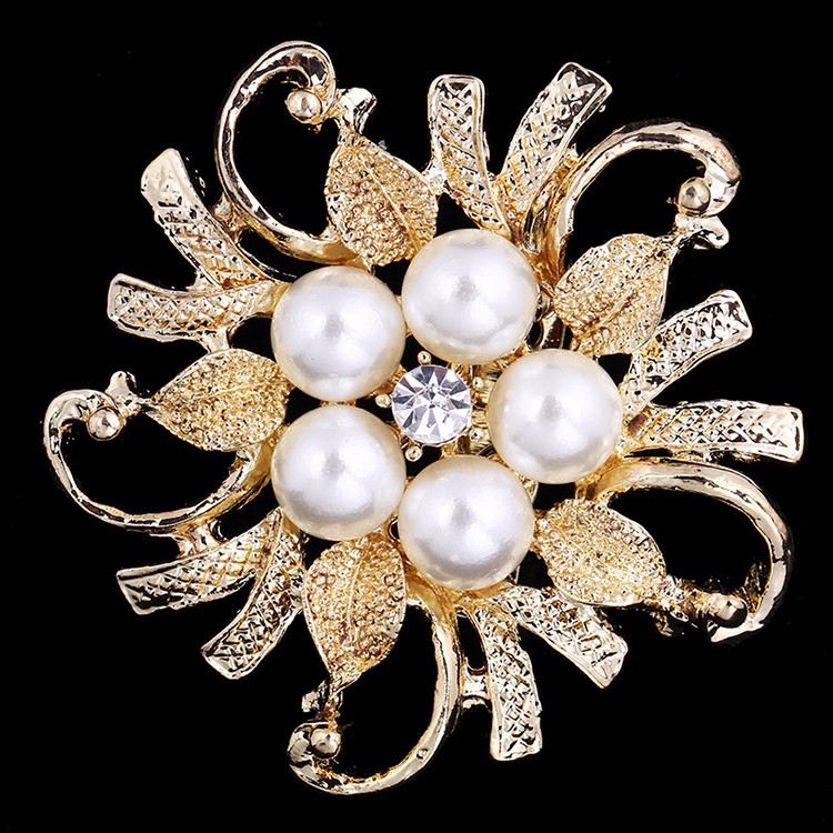 New Women Top Quality Flower Pearl Broches Pins Jewelry Fashion Wedding Party Crystal Brooch Fashion  Jewelry