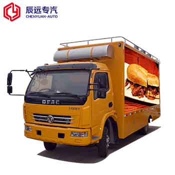 عربات متنقلة للوجبات السريعة وصور للشاحنات في سنغافورة