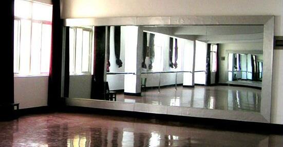 2-12 毫米健身房安全建设的大墙上的镜子