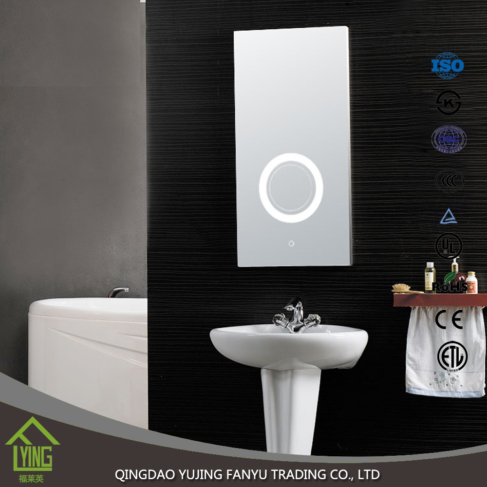 Style moderne conduit miroir de salle de bain lumineux rétro-éclairé