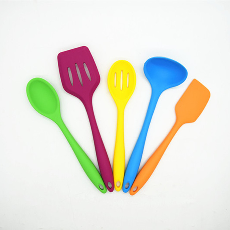 Amazon hot FDA multi color Hittebestendige siliconen keukengerei, siliconen kookgerei-set van 5