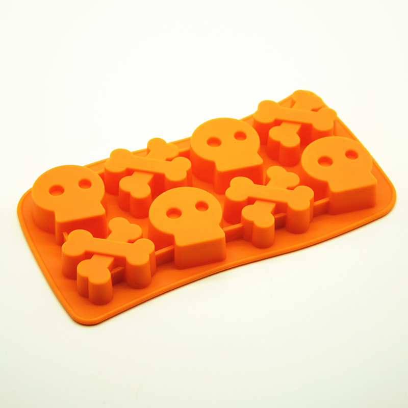 Factory Direct 8 Cavity Halloween estilo Silicone Ice Skull ands Crossbone Cube Mold