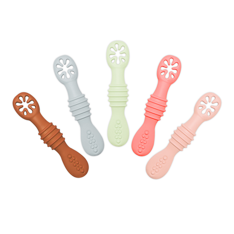 Food Grade Baby First Stage Self Feeding Utensils Toddler Baby Silicone Spoon Soft Tipped Pre Spoon Set BPA free Silicone Baby Feeding Spoon