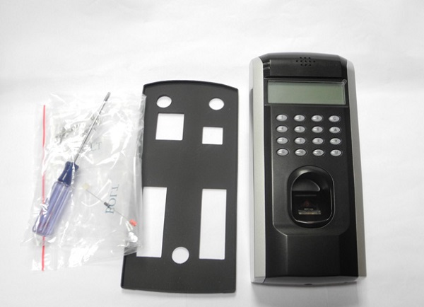 Черный и белый контроля доступа по отпечаткам пальцев ЖК-дисплей езды PY-F7