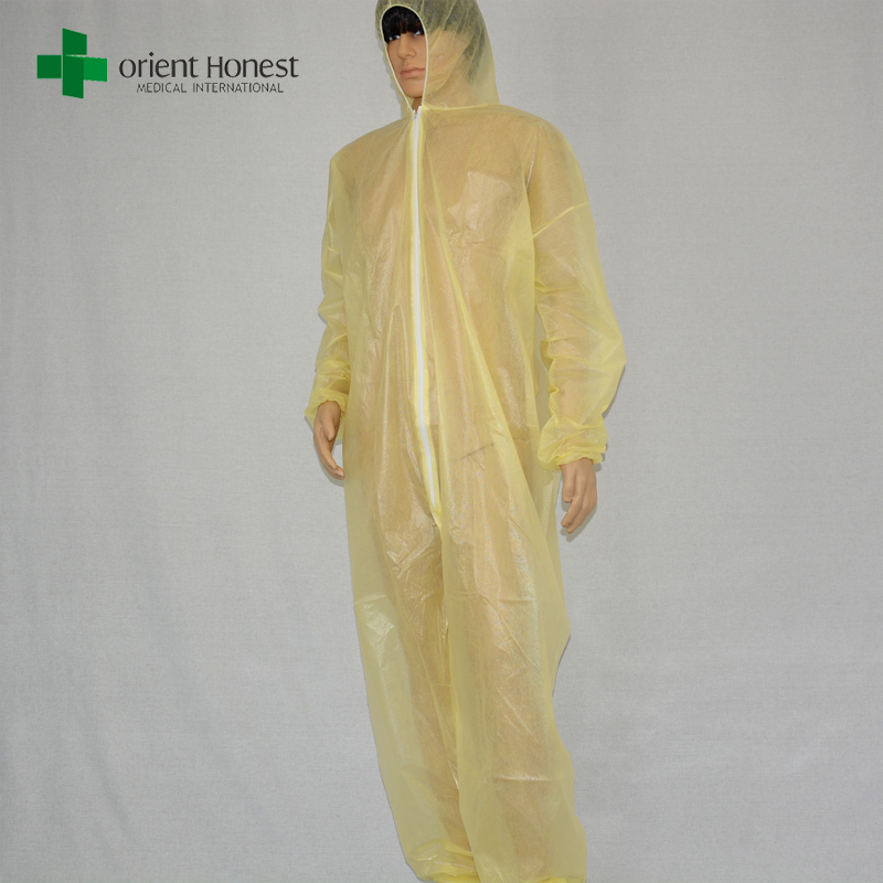 China manufacturer waterproof insulated coverall，wholesaler waterproof PP+PE coveralls,cheap water repellent coverall supplier