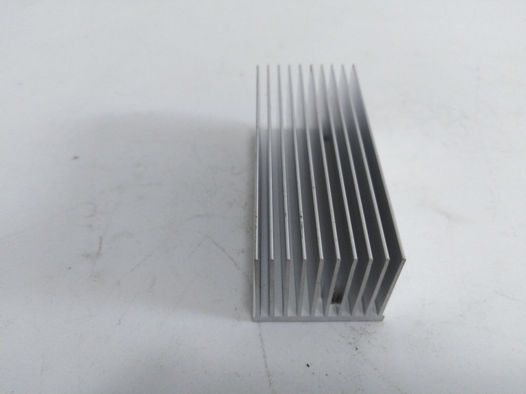 Le dissipateur thermique en aluminium de moulage mécanique sous pression pour le refroidissement de machine et d'équipement