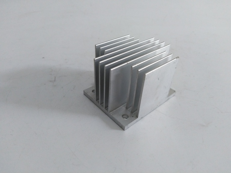 Dissipatore di calore in alluminio pressofuso / radiatore