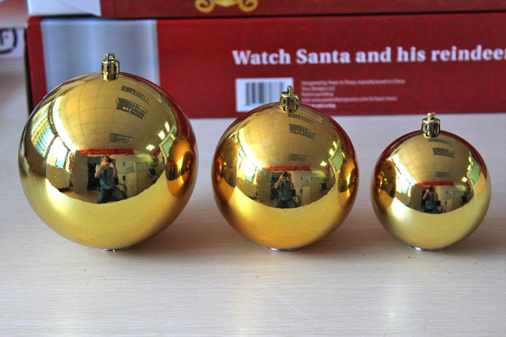 Excellent Quality Shiny Gold Plastci Xmas Ball