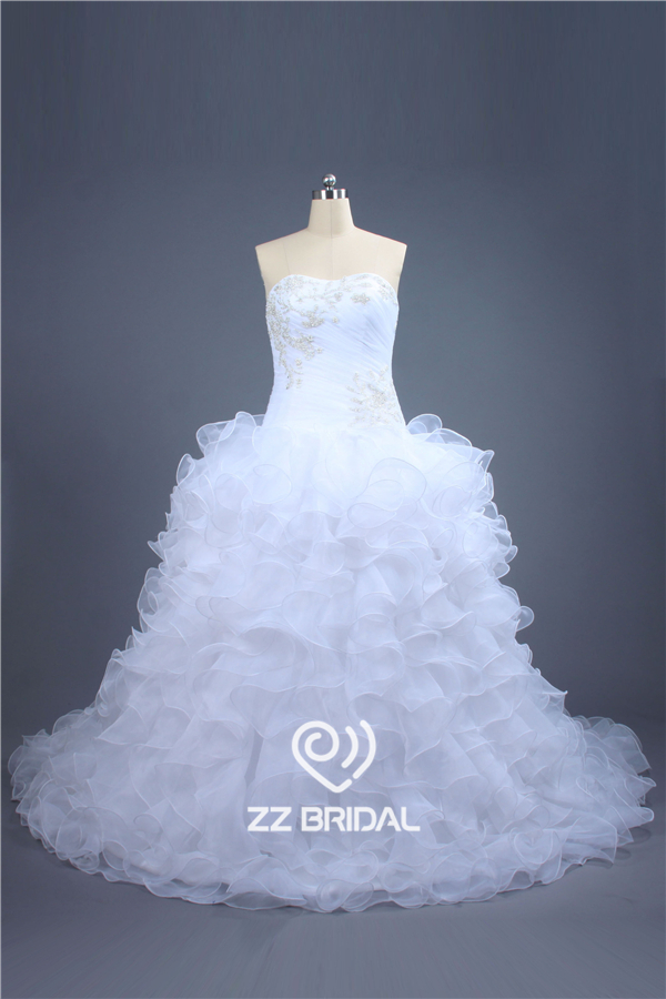 Neuesten Design zerzauste gebördelte trägerlose Organza überlagerte Ballkleid Brautkleid China