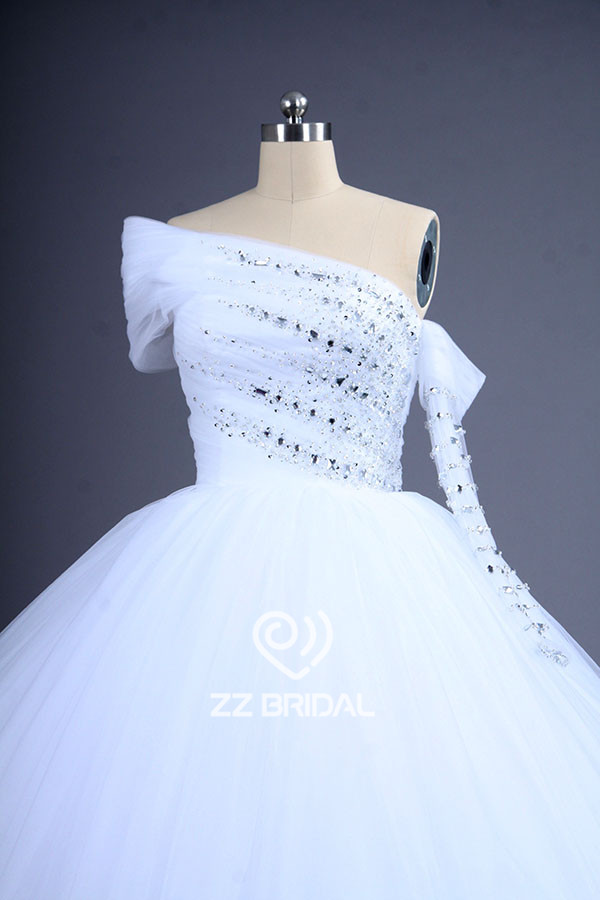 Luxuriöse gekräuselten Perlen und Diamanten ein Langarm Prinzessin Hochzeitskleid Hersteller