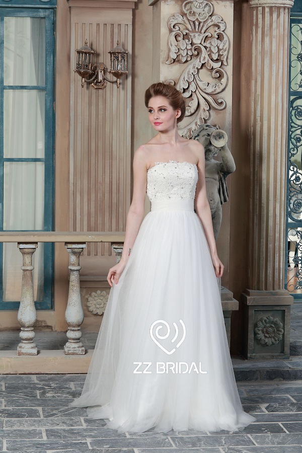 Appliqued bez ramiączek koronki dla nowożeńców 2017 Z koralikami-line suknia