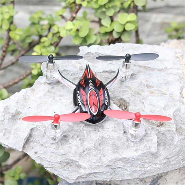 2.4G wl giocattoli quadcopter con 6 assi giroscopio 3D volo stabile