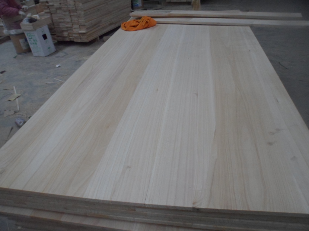 lightweight and soft wood timber paulownia lightweight wood for furniture