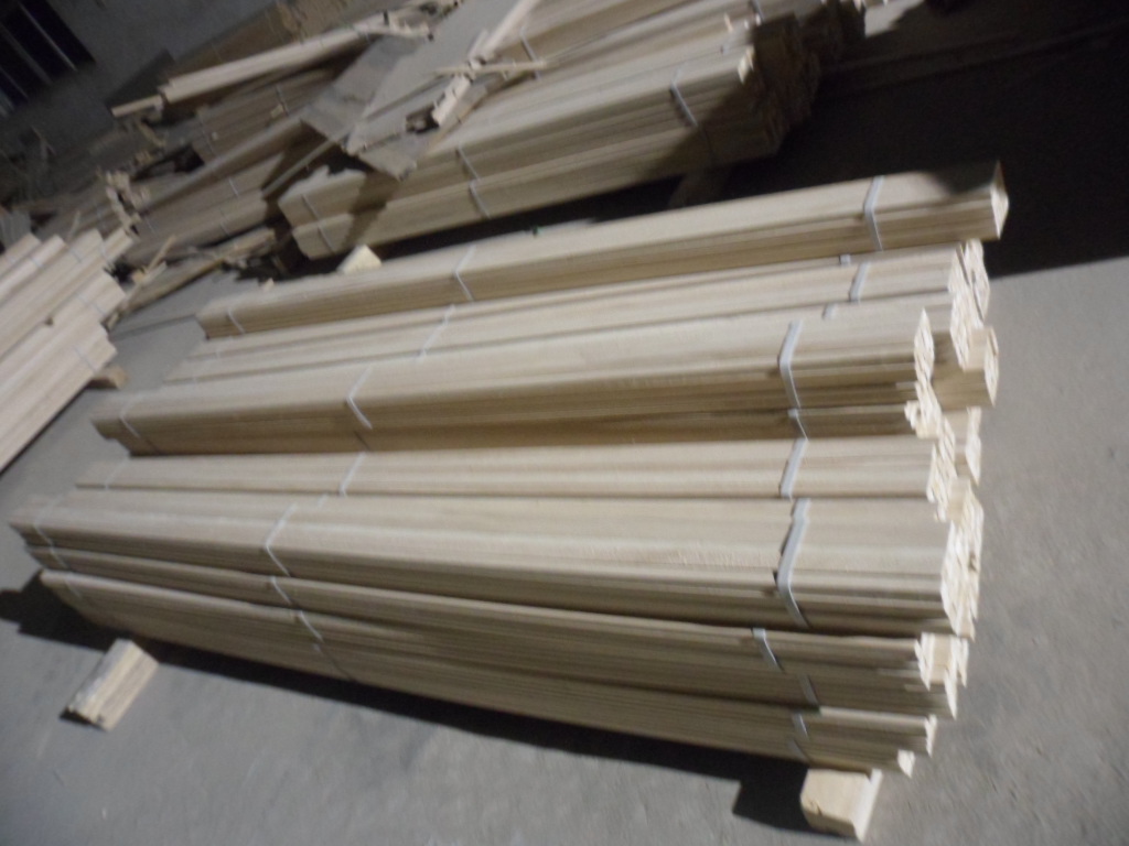 중국 오동 나무 삼각형 사다리꼴 몰딩 공급 업체