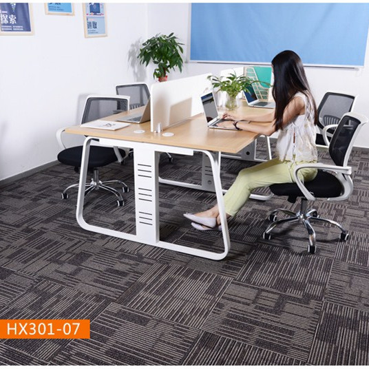Muti-level Loop Solution Dyed Polypropylene Carpet Tiles Commercial Use