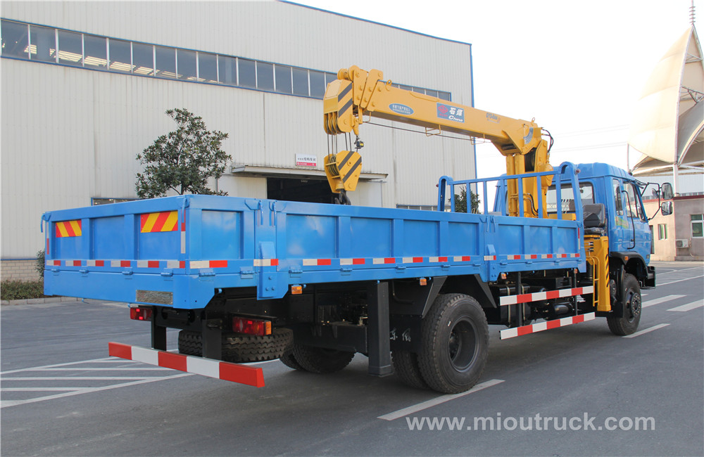 8tons truck mounted crane Leading Brand  Dongfeng 4x2 with good price China manufacturers