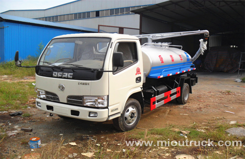 China Dongfeng 5000 liter DLK 4 * 2 trak sedutan tahi berkualiti untuk dijual