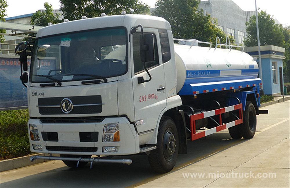 Fournisseur de Chine Dongfeng 12000L eau chariots à vendre