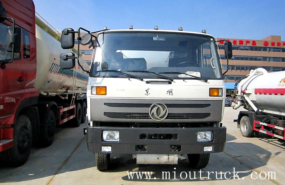 Dongfeng serie 153 CSC5160GYYE4 camión 180HP 4 × 2 reabastecimiento