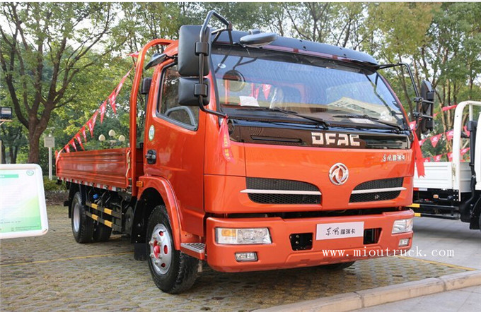 Dongfeng 4*2 type 140 Hp 4.5 ton heavy cargo truck