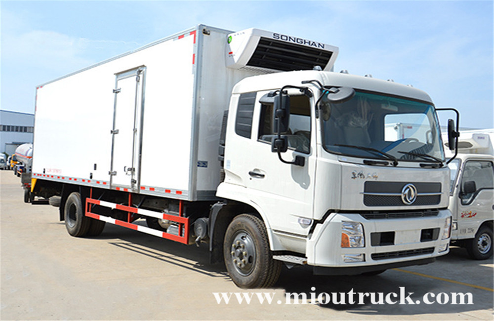 Dongfeng 4X2 32m³ Refrigerator Truck