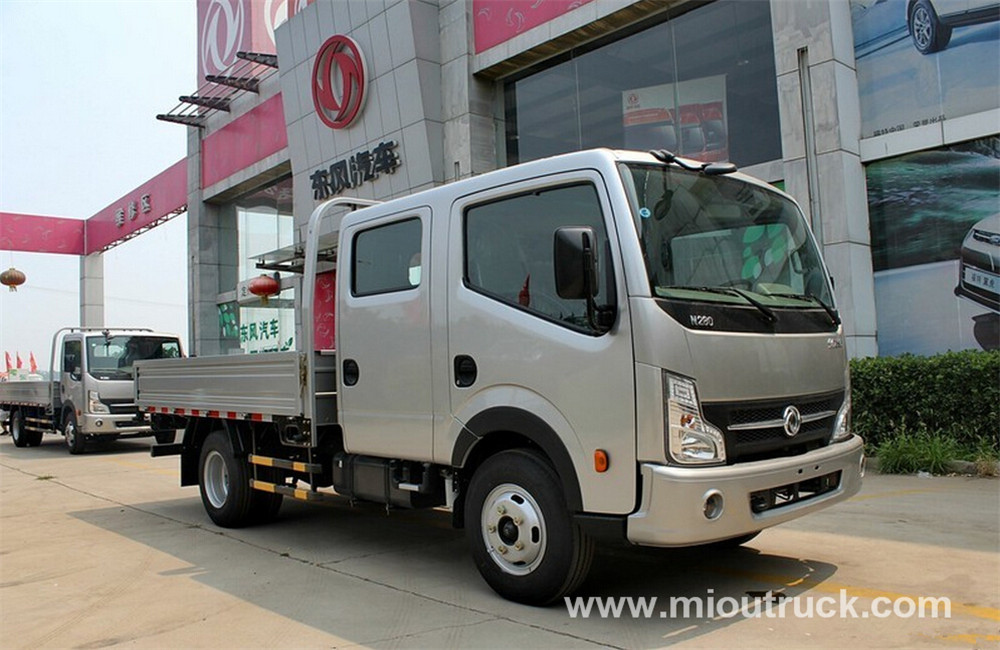 Dongfeng 4 x 2 pemacu roda 130hp EURO 4 96KW enjin diesel Max double cab trak ringan