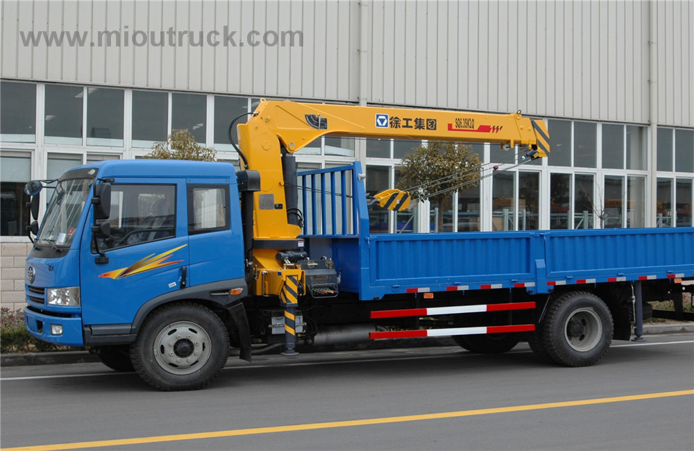 Dongfeng 6.3T XCMG SQ6.3SK2Q crane trak