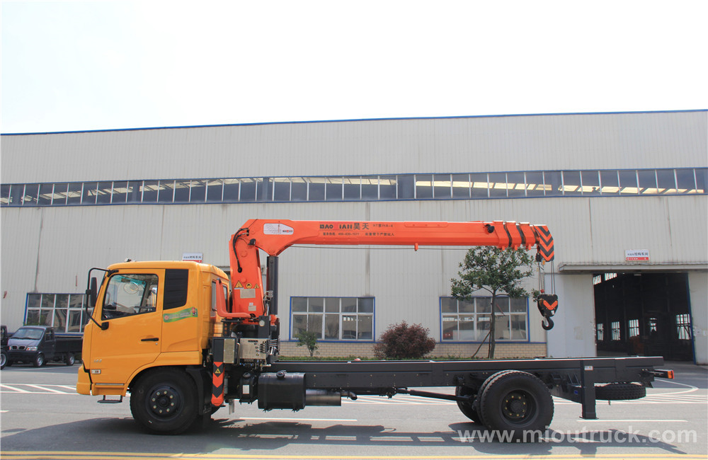 Dongfeng B07 crane yang dipasang pada lori 7 tan 4 X 2 lurus lengan di China berkualiti