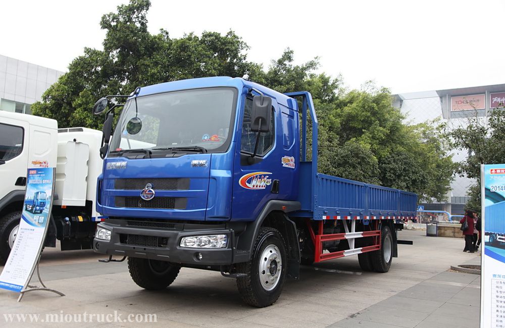 Dongfeng Chenglong 4x2 160hp รถบรรทุกขนส่งสินค้า LZ1160RAPA