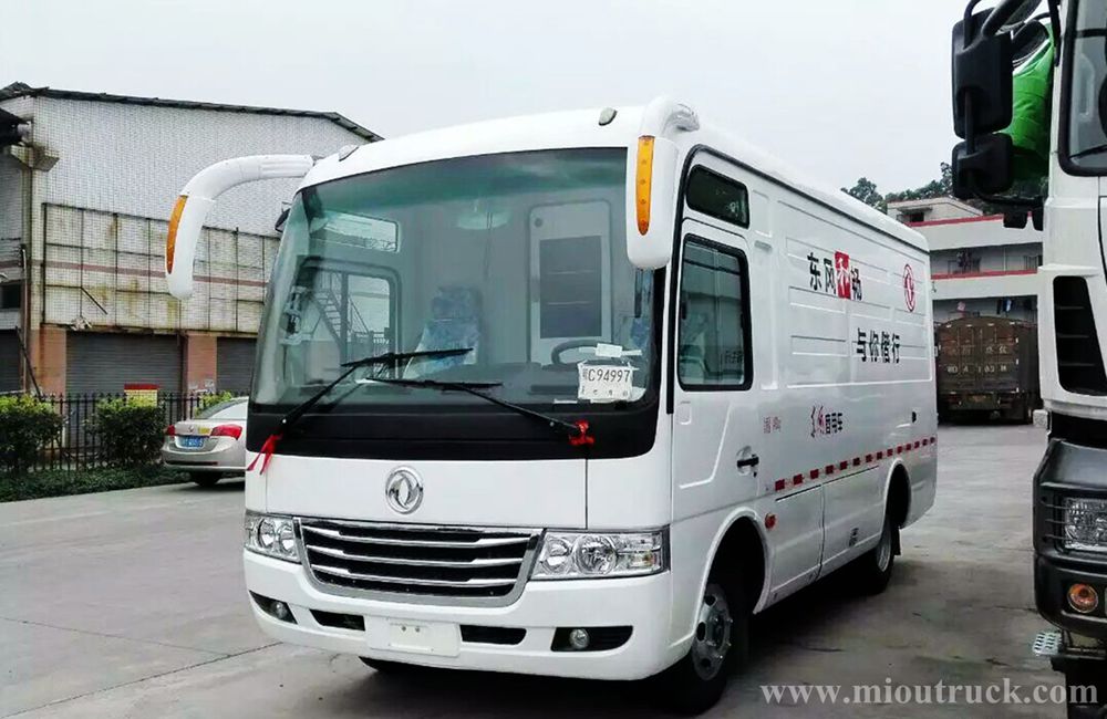 Dongfeng พาณิชย์ 4x2 115hp รถตู้ขนส่งสินค้ารถบรรทุก EQ5040XXY4D