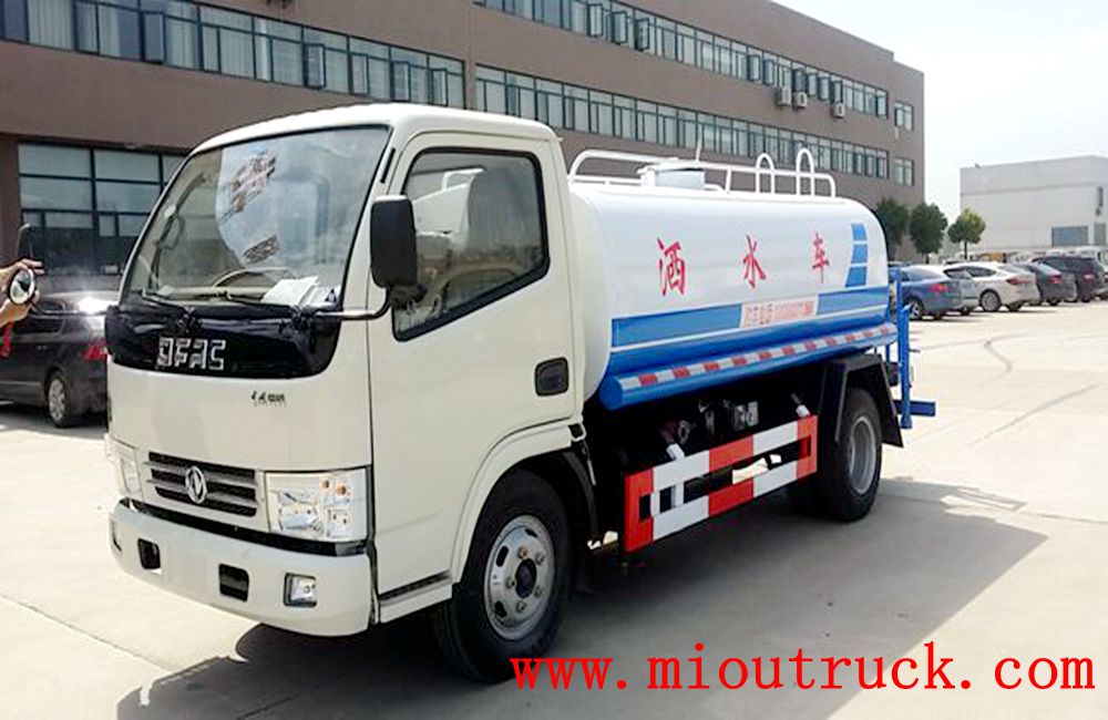 Dongfeng HLQ5070GSSE 4 * 2 5t รถบรรทุกน้ำเรือบรรทุกน้ำมัน