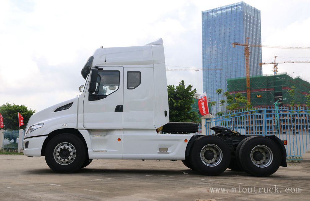 Dongfeng chenglong  T7 6*4 430HP 10wheelers Tractor Truck  LZ4251T7DA