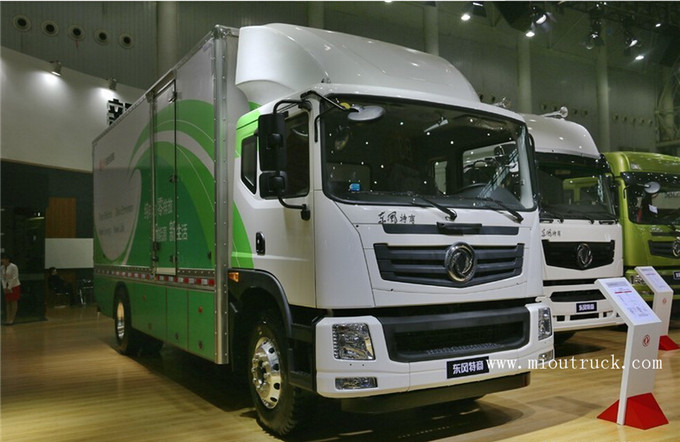 Dongfeng pure electric 165 hp 4X2 6.7M van truck