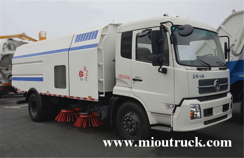 dongfeng 4x2 6 ton rated weight 7m³ street sweeper truck