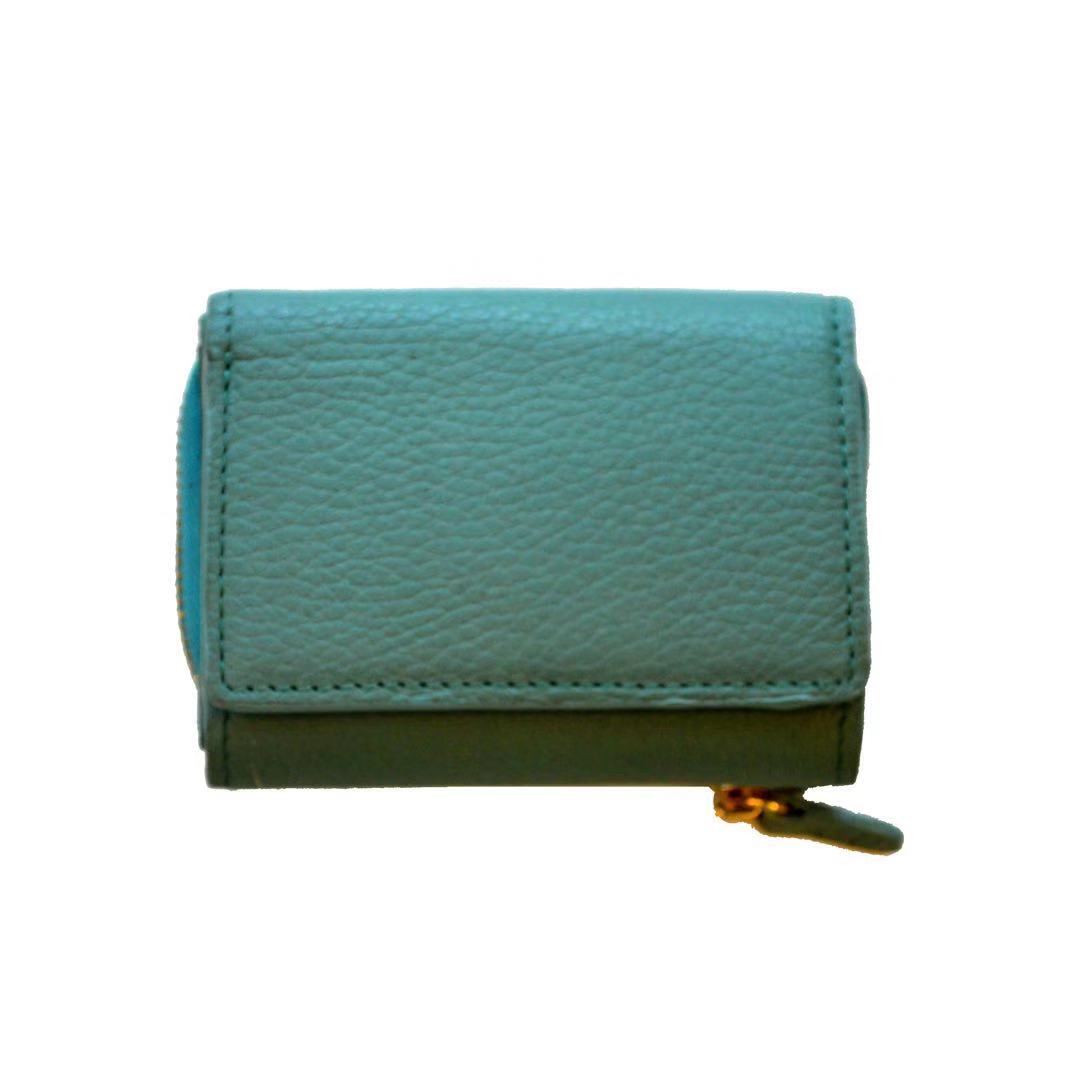 Small women's wallet in leather-bag