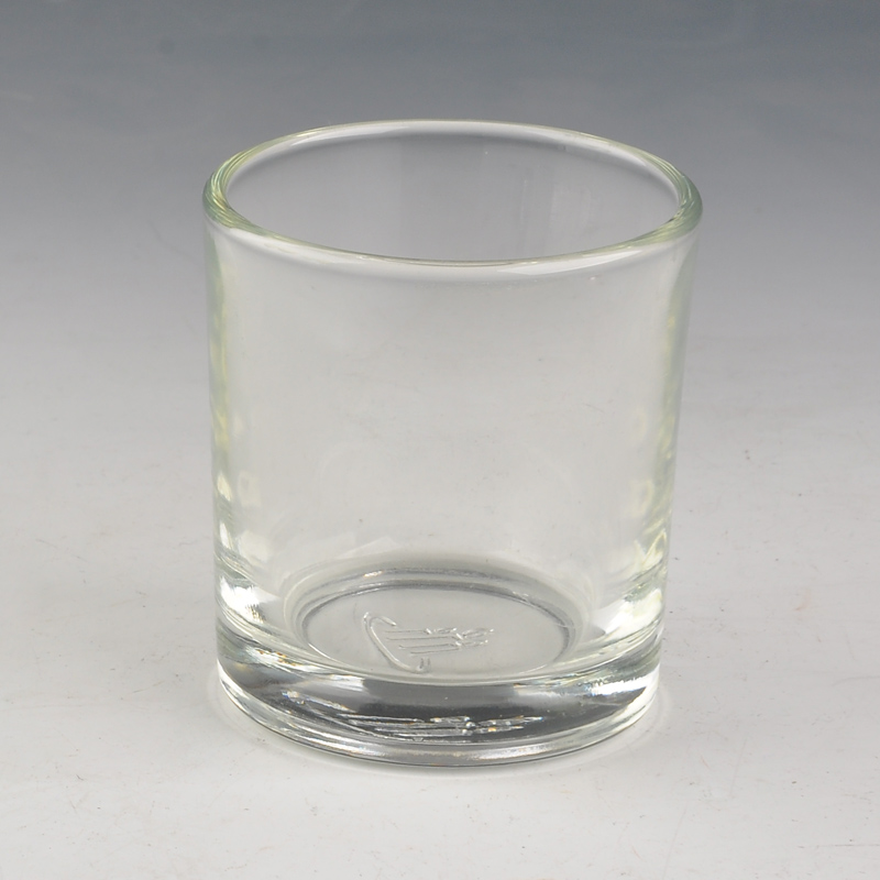 klares Wasser Glasbecher