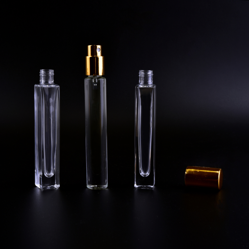 Frasco de perfume de vidro quadrado 10ml com spray dourado e tampa