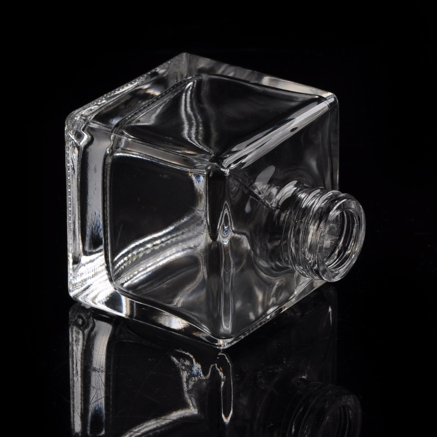 Bottiglia da 60 ml con diffusore quadrato in cristallo trasparente di lusso
