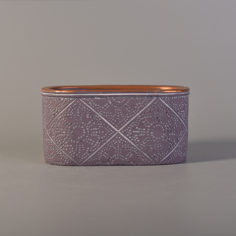 Antiguo grabado recipiente ovalado en color púrpura pintado