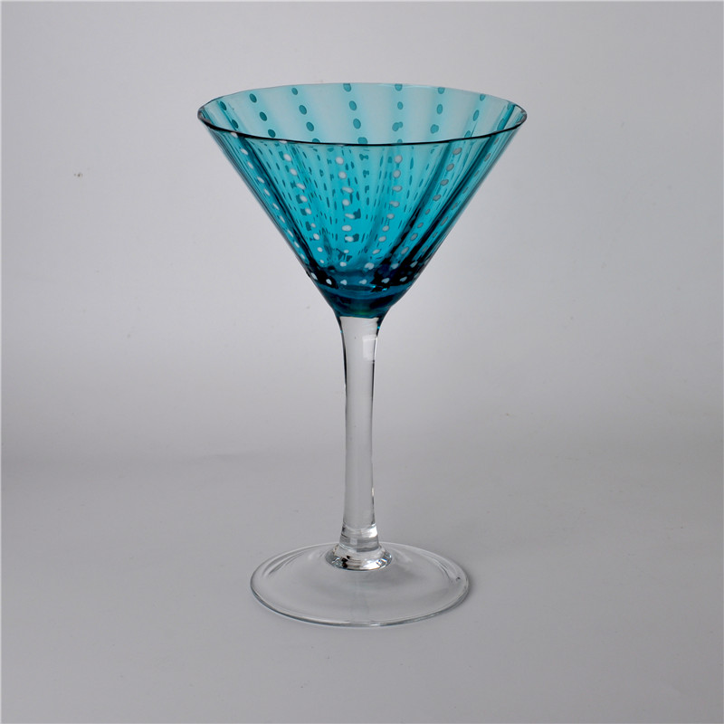 Blauen mundgeblasenen Martini-Glas