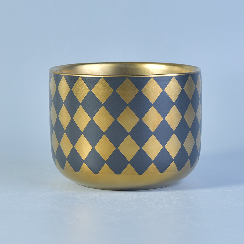 Ceramic candle container with electroplating pattern