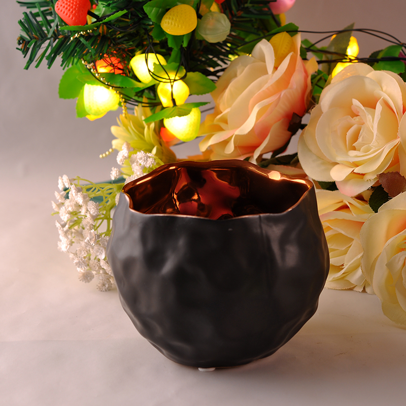 Ceramic candle holders with gold plating