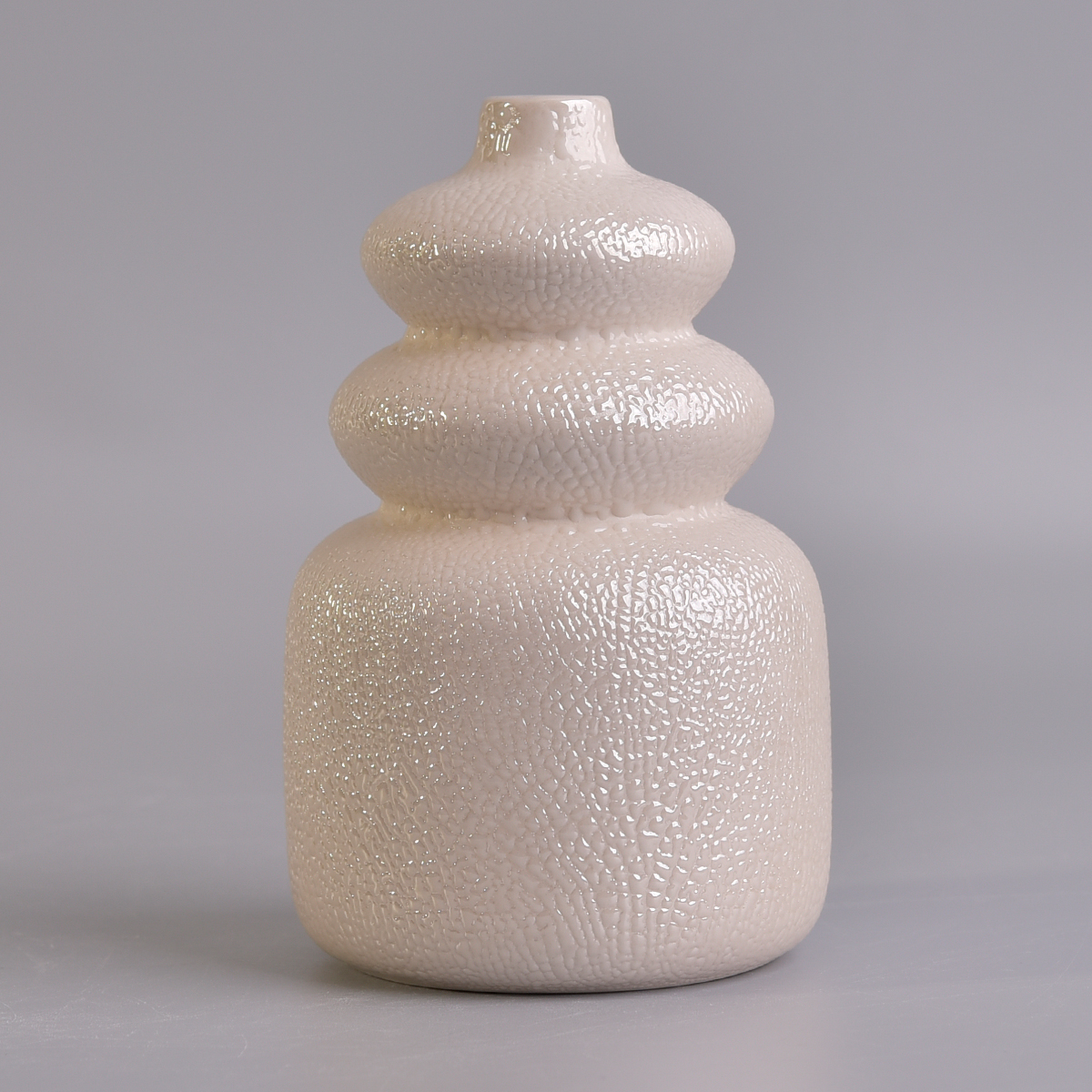 Ceramic diffuser bottles with pearl galzing color