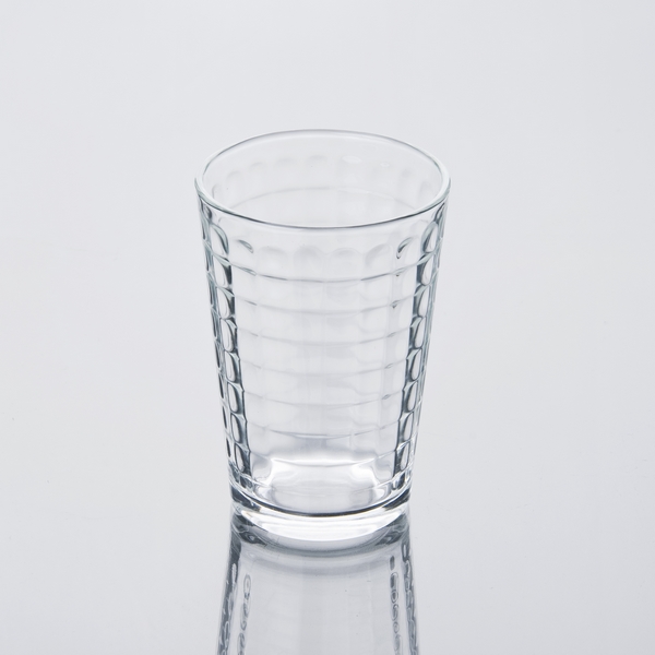 循环利用玻璃杯