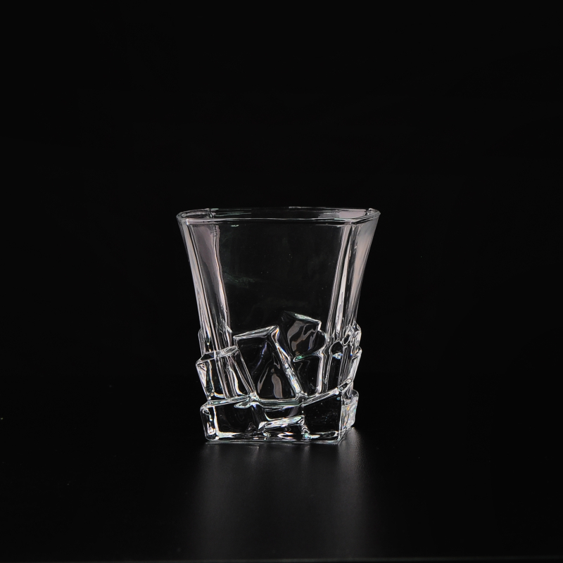 China-Herstellung Clear Whisky Trinkgefäße Square Weinglas